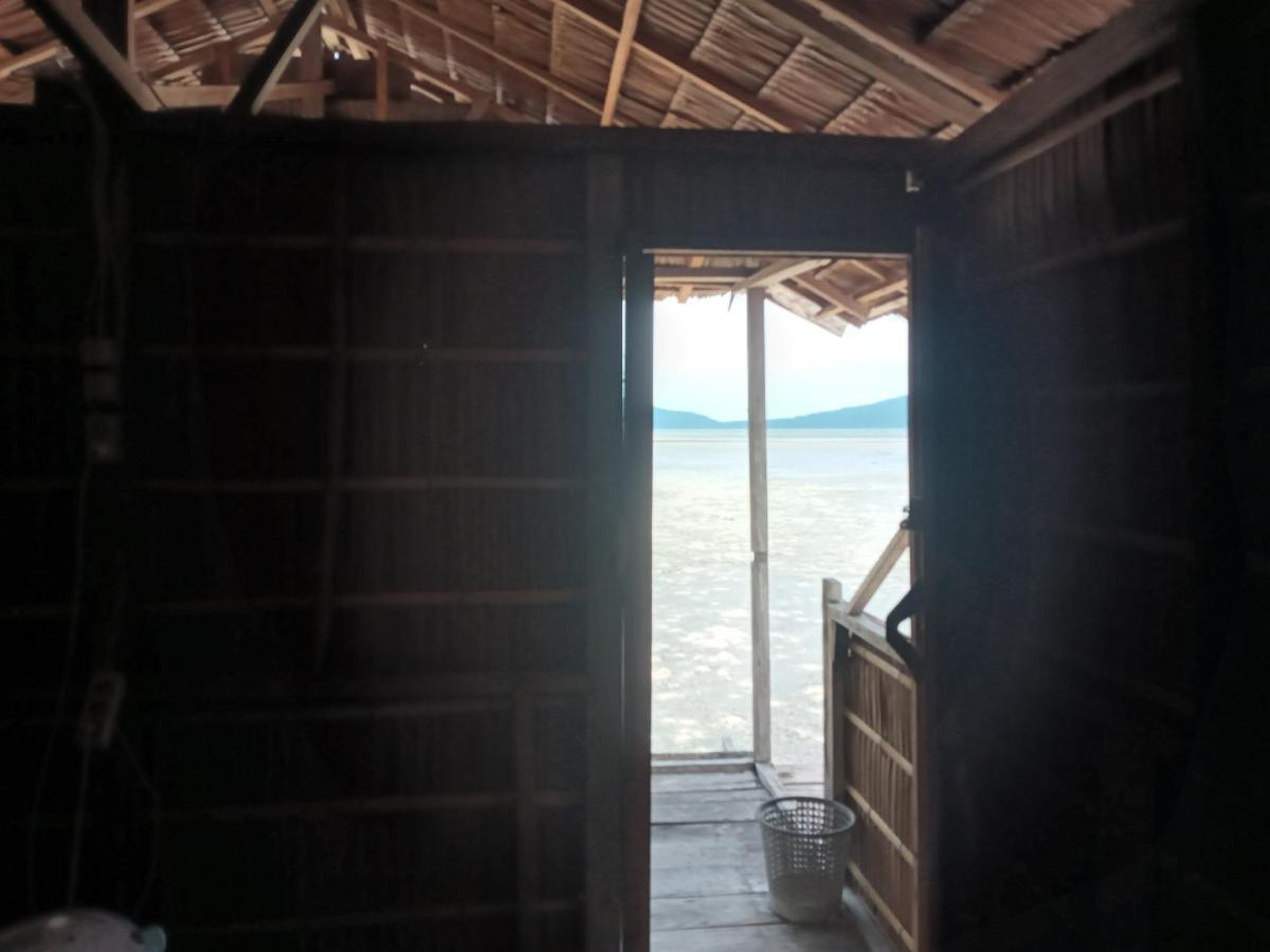 Aburahman Homestay Raja Ampat Besir Bagian luar foto
