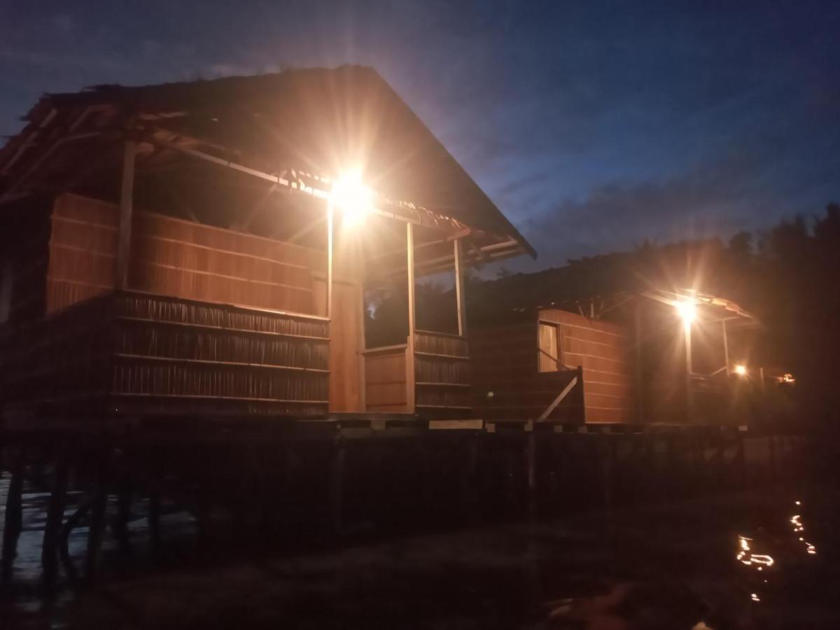 Aburahman Homestay Raja Ampat Besir Bagian luar foto