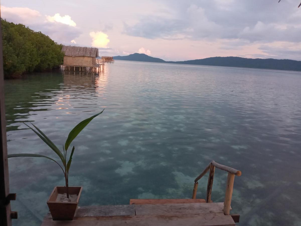 Aburahman Homestay Raja Ampat Besir Bagian luar foto
