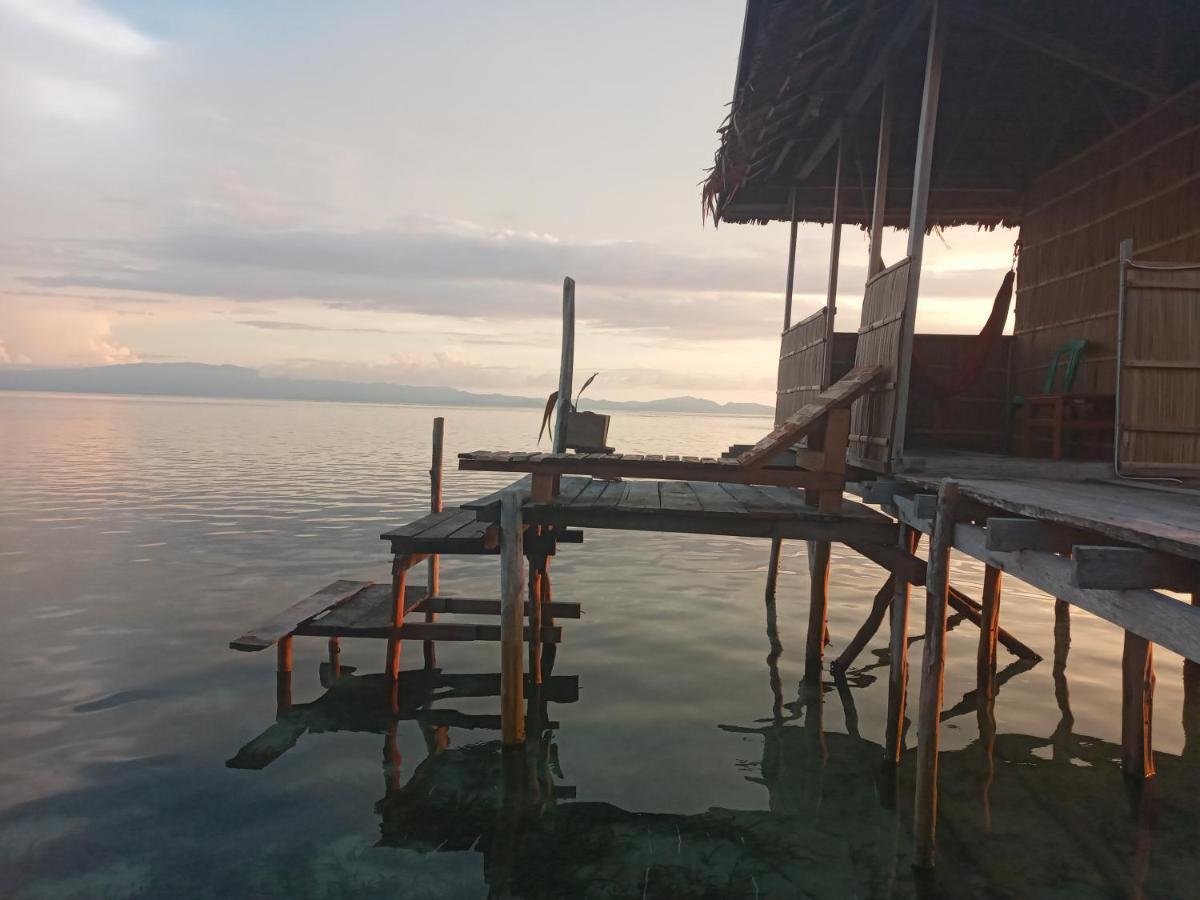 Aburahman Homestay Raja Ampat Besir Bagian luar foto