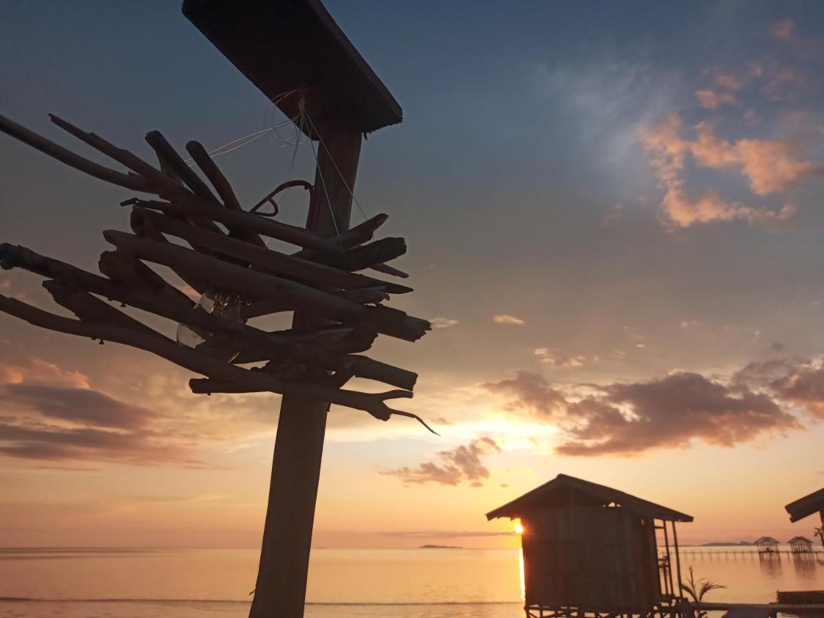 Aburahman Homestay Raja Ampat Besir Bagian luar foto