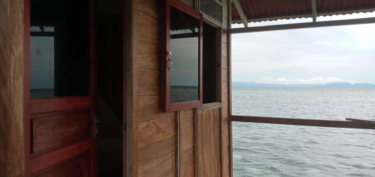 Aburahman Homestay Raja Ampat Besir Bagian luar foto
