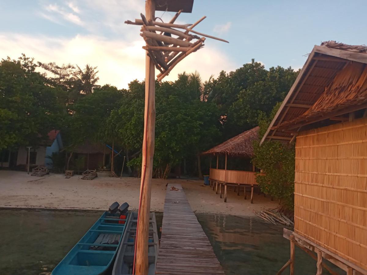 Aburahman Homestay Raja Ampat Besir Bagian luar foto