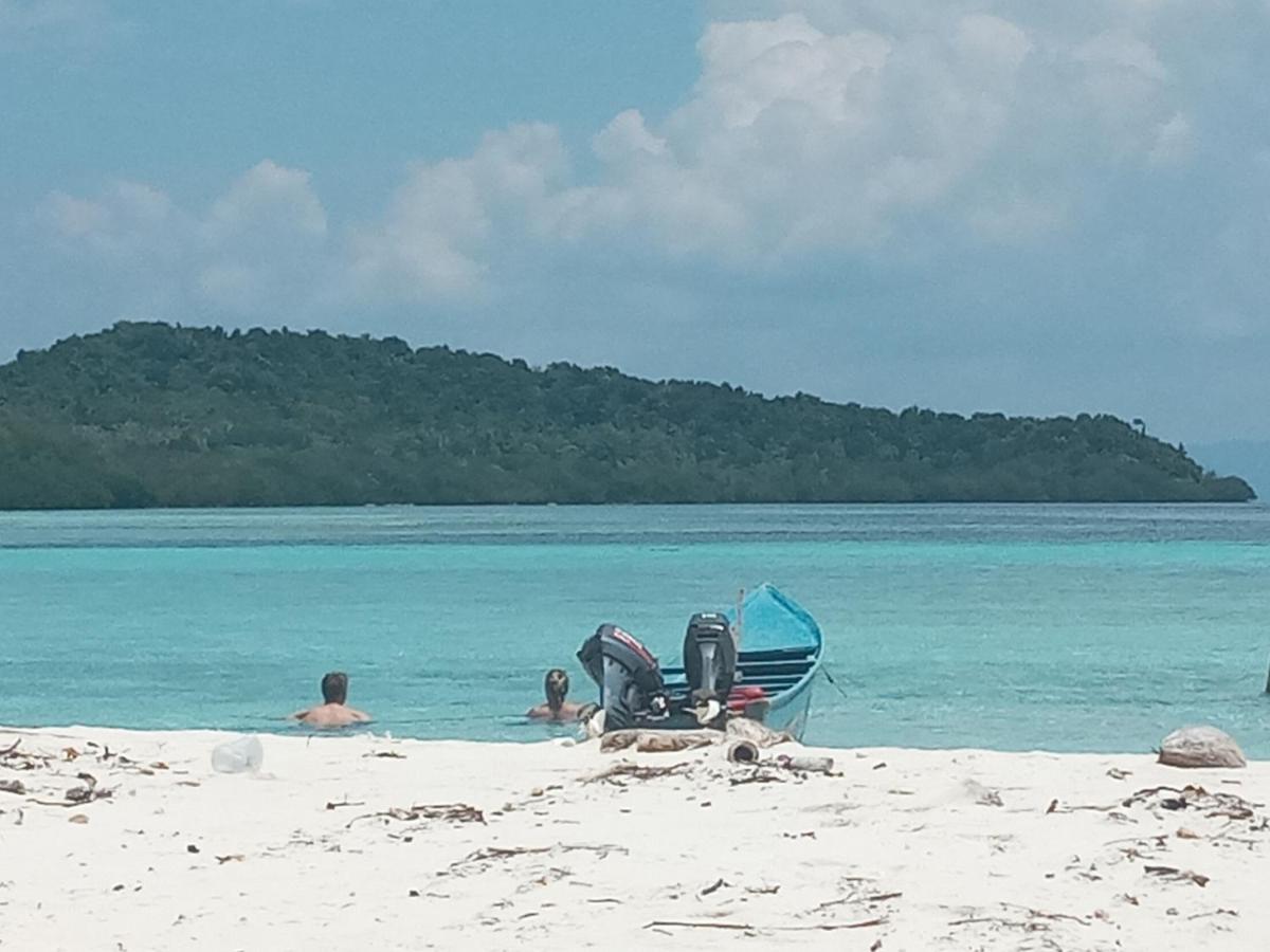 Aburahman Homestay Raja Ampat Besir Bagian luar foto