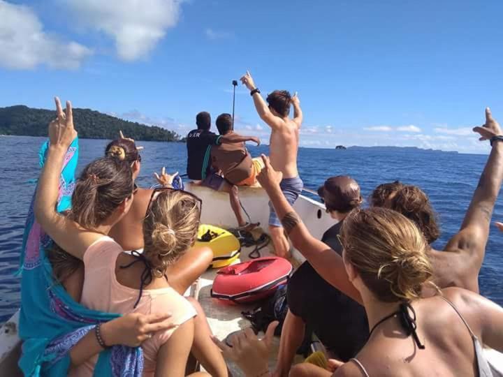 Aburahman Homestay Raja Ampat Besir Bagian luar foto