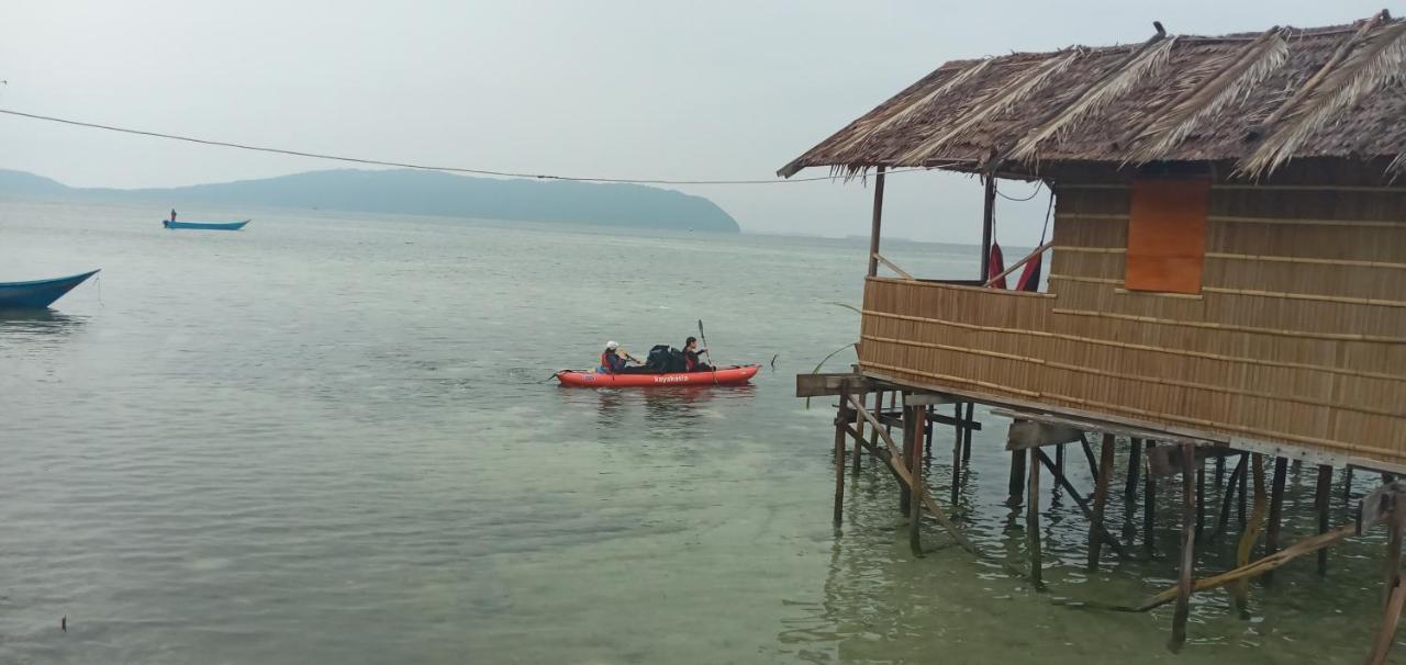 Aburahman Homestay Raja Ampat Besir Bagian luar foto