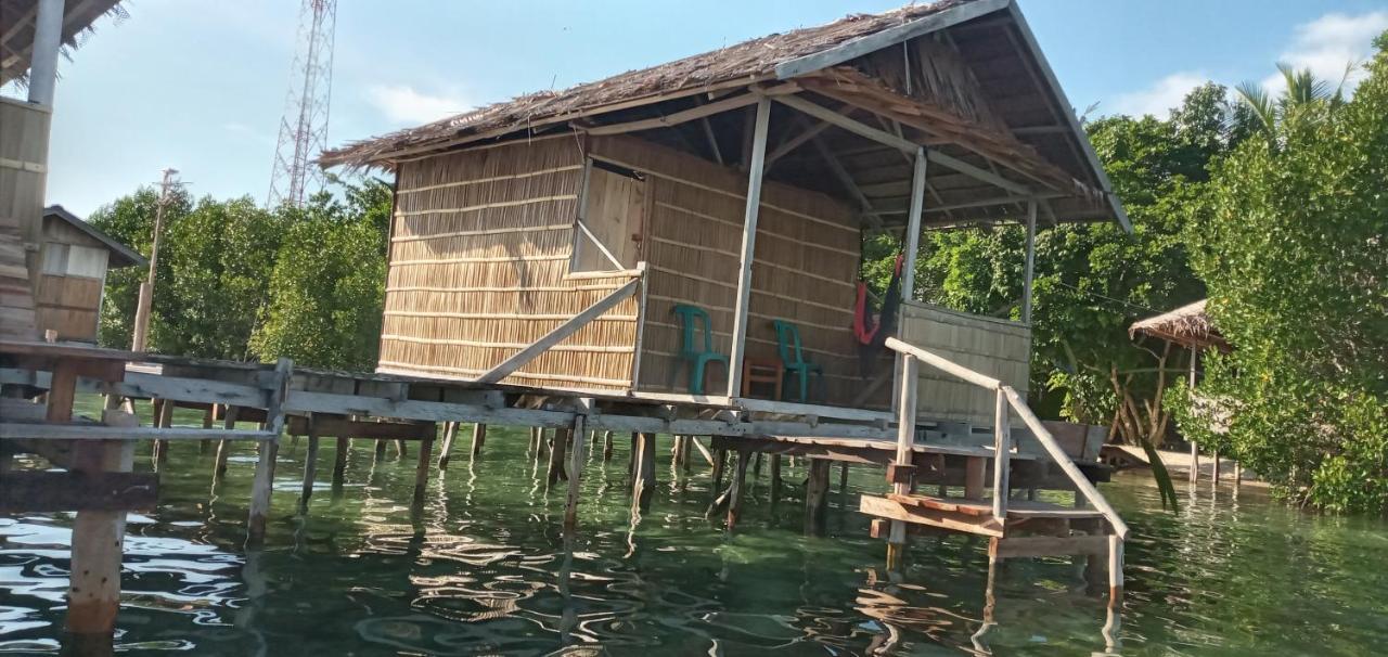 Aburahman Homestay Raja Ampat Besir Bagian luar foto