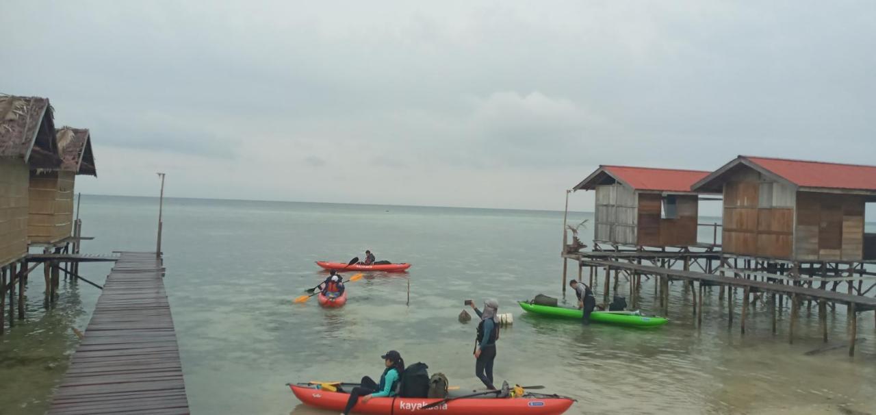 Aburahman Homestay Raja Ampat Besir Bagian luar foto