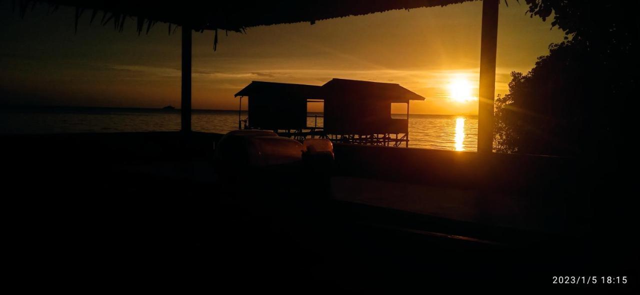 Aburahman Homestay Raja Ampat Besir Bagian luar foto
