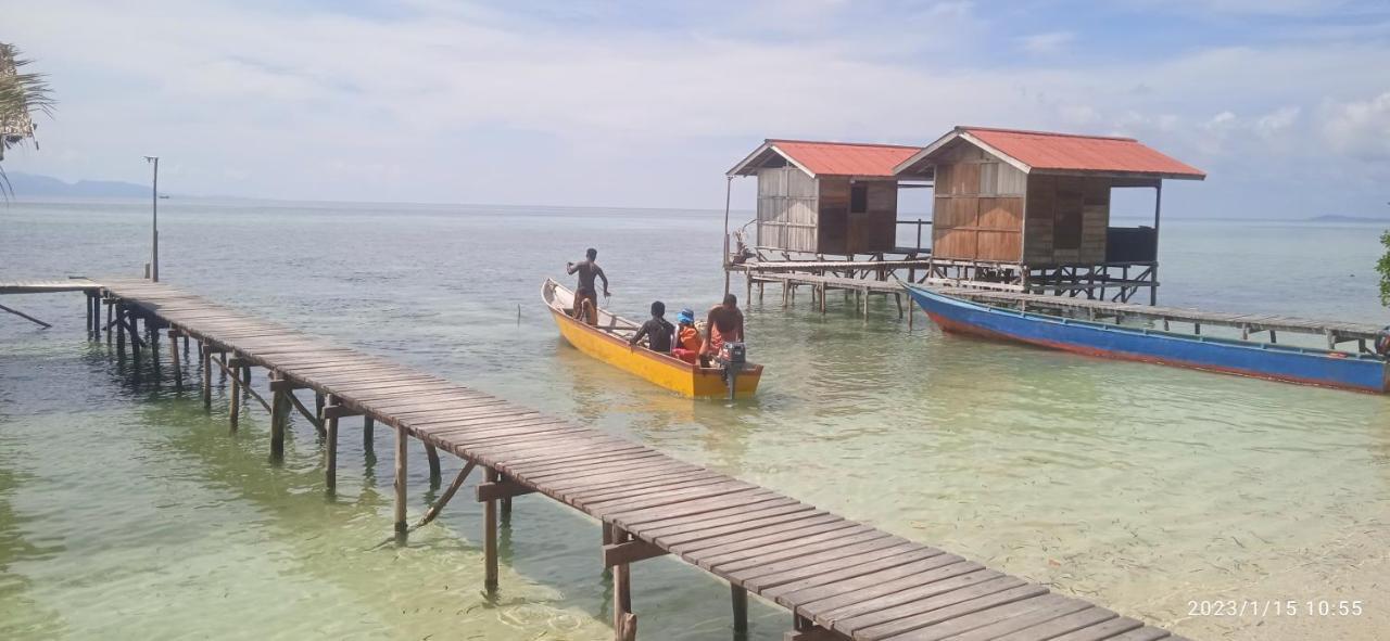 Aburahman Homestay Raja Ampat Besir Bagian luar foto
