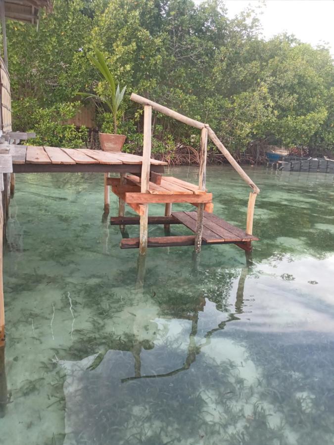 Aburahman Homestay Raja Ampat Besir Bagian luar foto