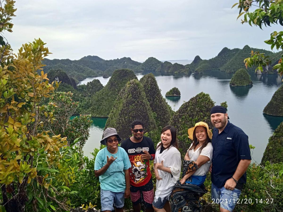 Aburahman Homestay Raja Ampat Besir Bagian luar foto