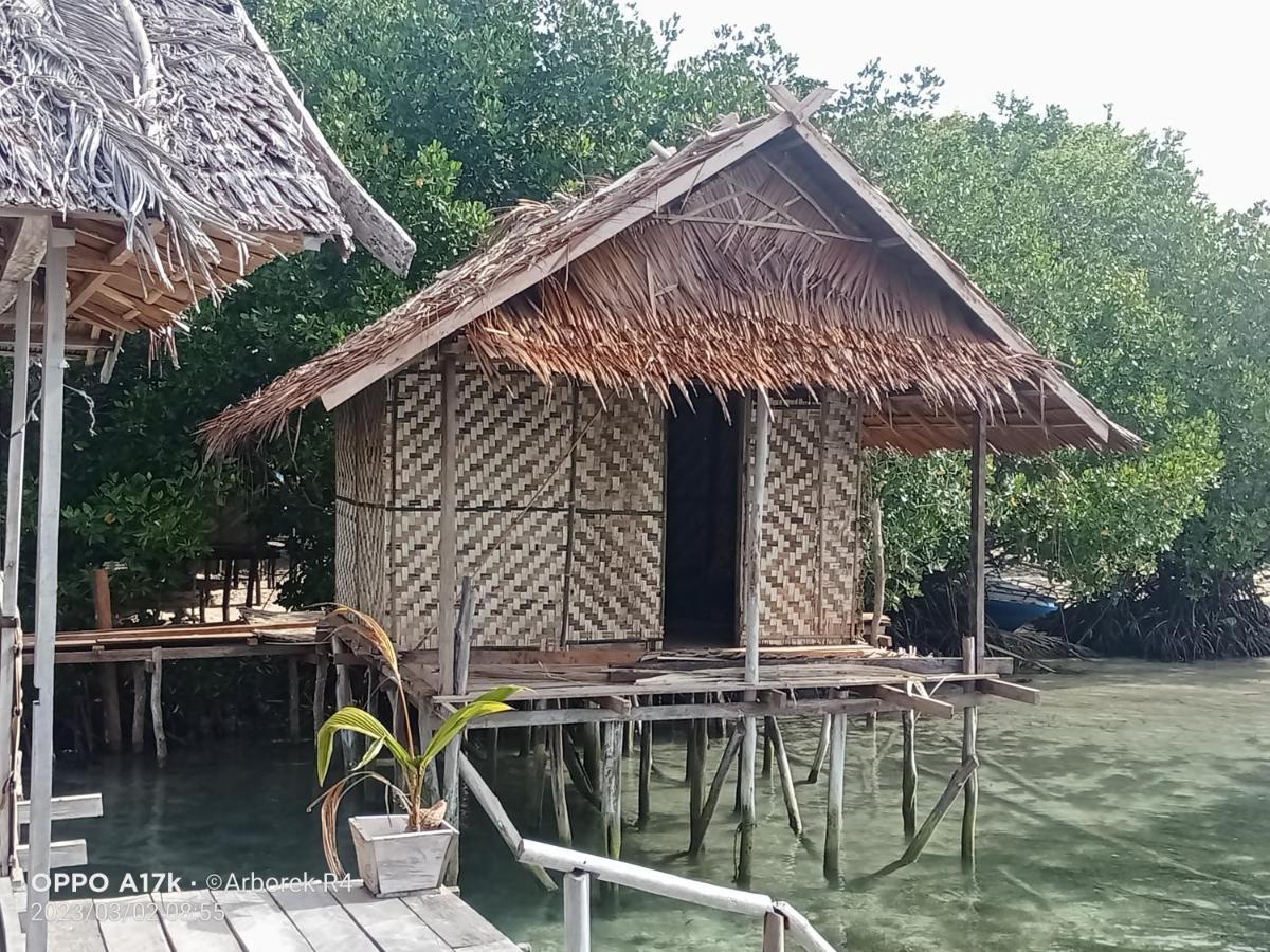 Aburahman Homestay Raja Ampat Besir Bagian luar foto