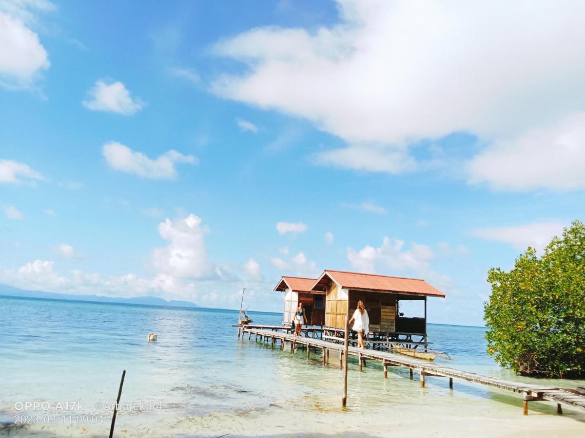 Aburahman Homestay Raja Ampat Besir Bagian luar foto