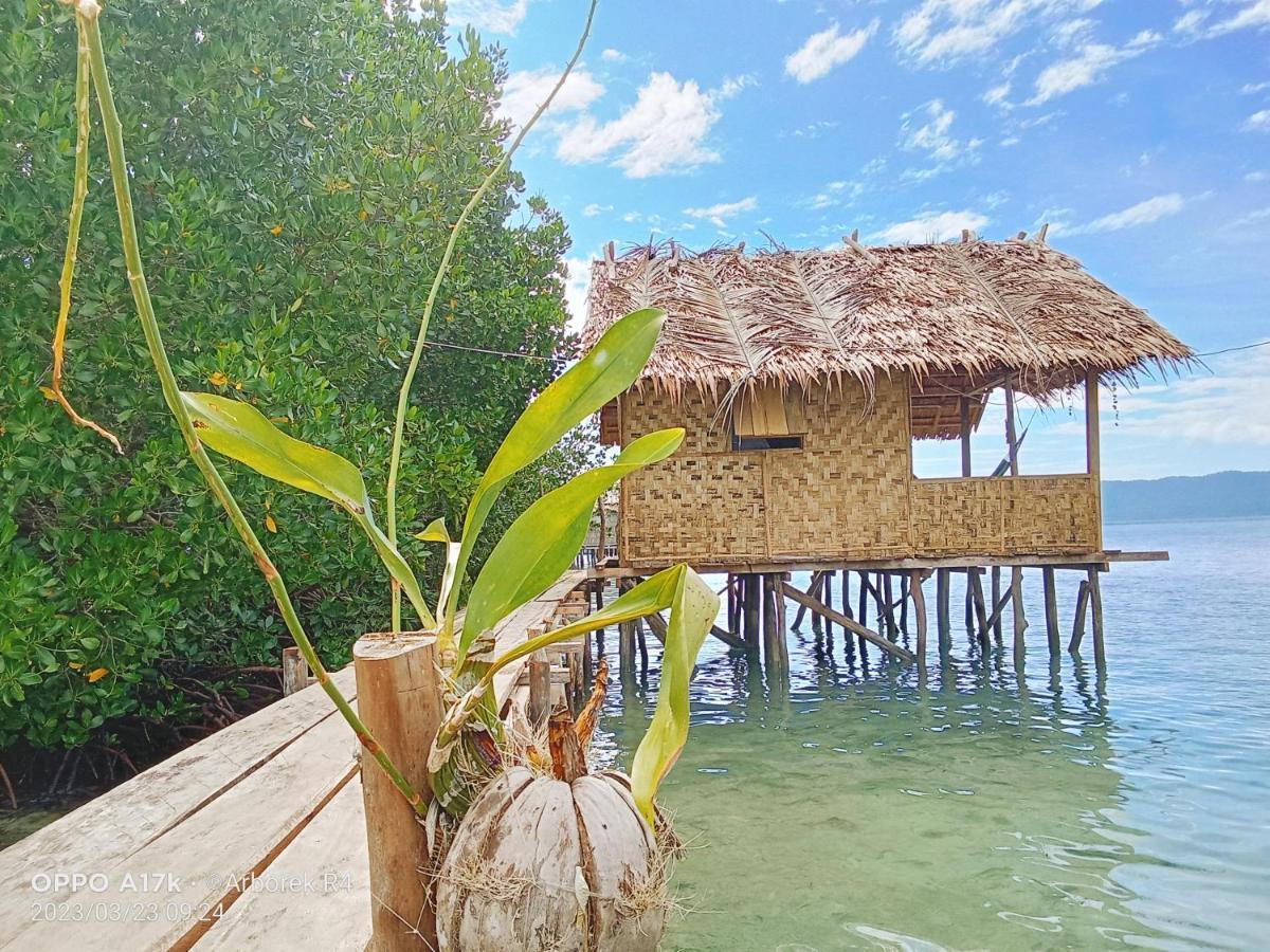 Aburahman Homestay Raja Ampat Besir Bagian luar foto