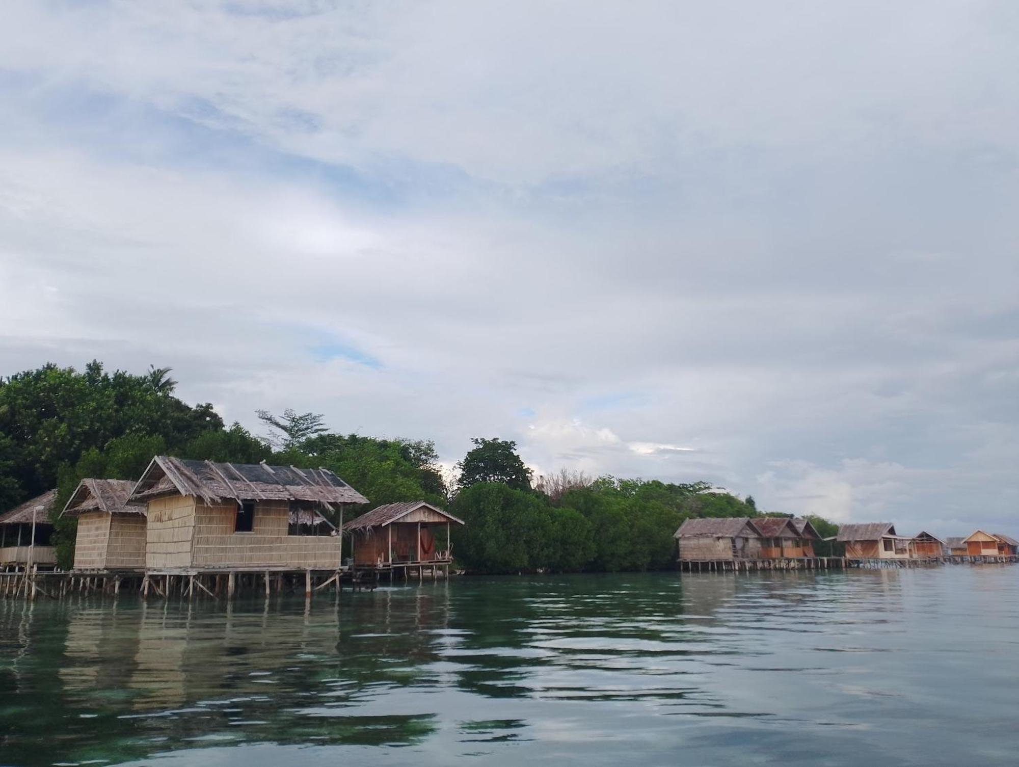 Aburahman Homestay Raja Ampat Besir Bagian luar foto