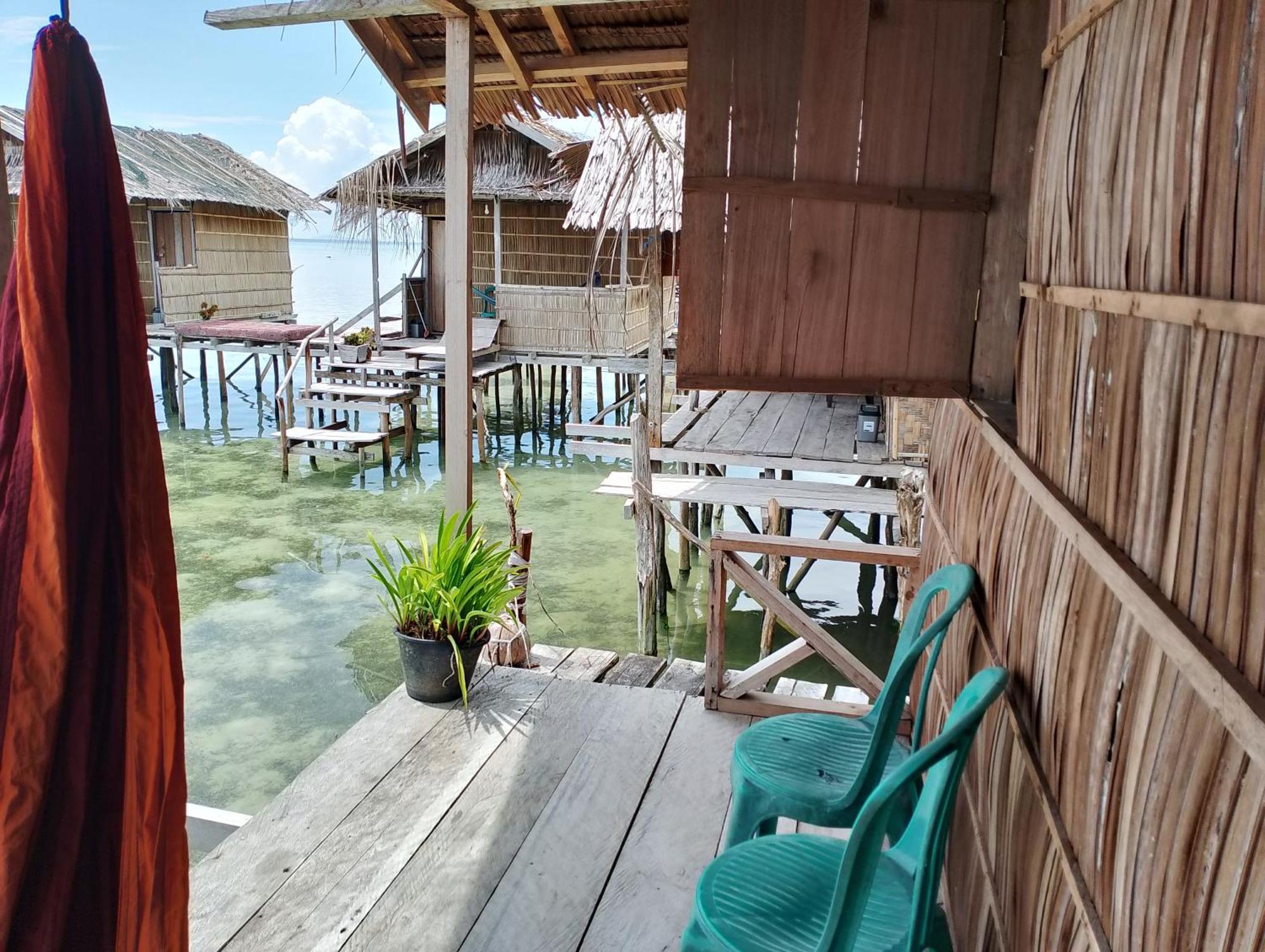 Aburahman Homestay Raja Ampat Besir Bagian luar foto